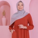 Baju Warna Merah Bata Cocok Dengan Jilbab Warna Apa? Simak 5 Ide Rekomendasi Berikut!